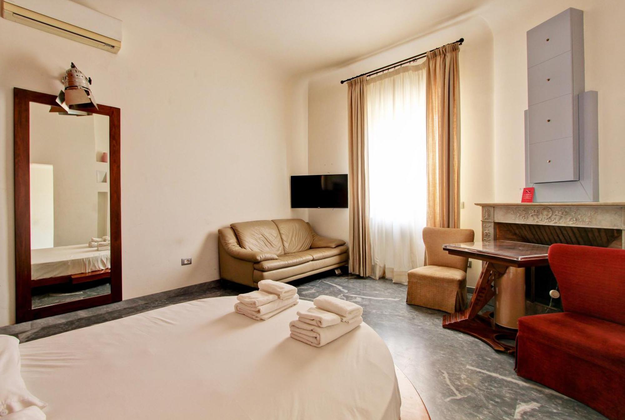 Romantic At Via Veneto Apartment *