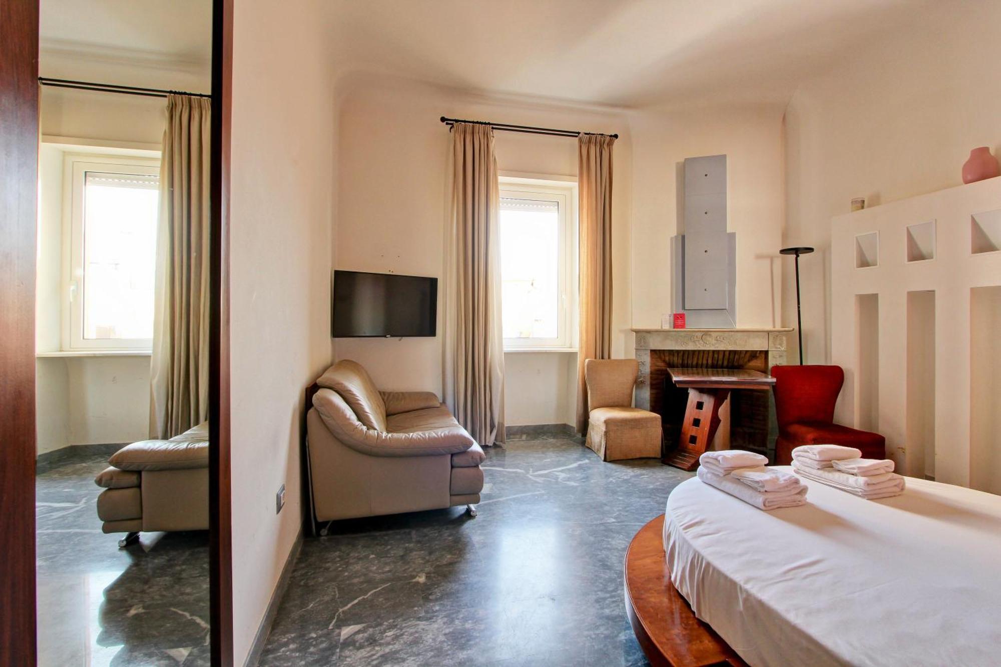 Romantic At Via Veneto * Rom