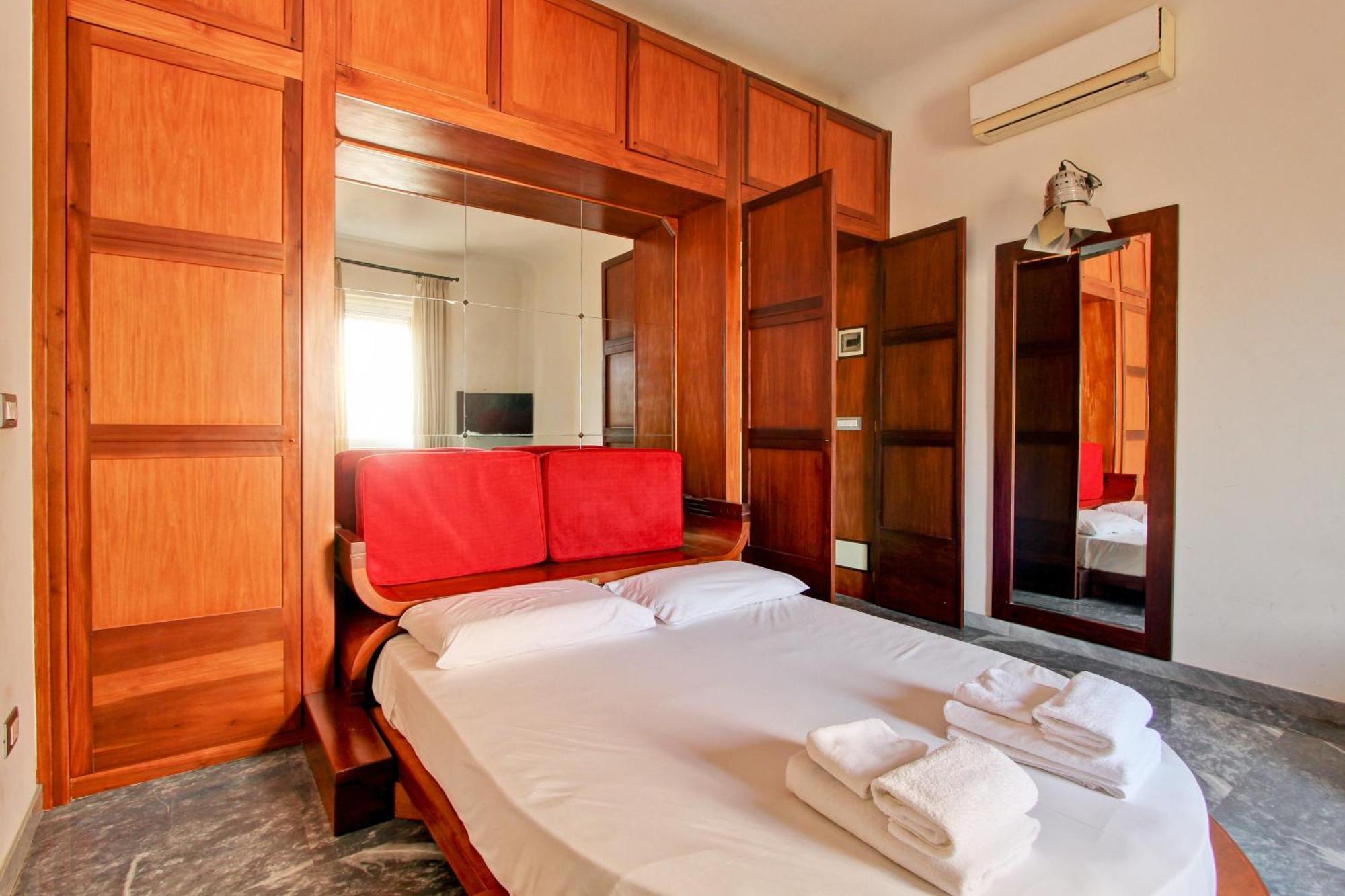 Romantic At Via Veneto Apartment